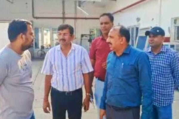 रुड़की के भगवानपुर मे घी बनाने वाली कंपनी मे हुई छापेमारी।