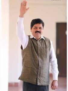 डांस पार्टी, गरमाई सियासत, चैंपियन के आरोपों पर बोले गणेश गोदियाल, महेंद्र भट्ट के पास बेहतर जवाब