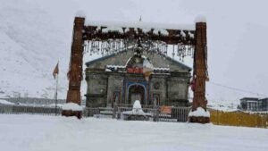 धाम में अभी भी चार फीट बर्फ, पुलिस और आईटीबीपी के जवान तैनात, जल्द होगा दुकानों का आवंटन, तस्वीरें