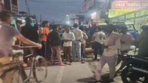 फलों की बिक्री को लेकर दो पक्षों के बीच विवाद, गाली-गलौज और झगड़ा शुरू, पुलिस ने कराया शांत