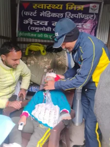 यमुनोत्री पैदल मार्ग पर SDRF जवानों की त्वरित कार्रवाई: 07 वर्षीय बालिका को गंभीर अवस्था से बचाया
