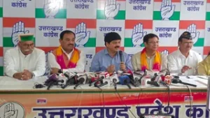 कांग्रेस का हमला: महंगाई में गरीब के घर चूल्हे नहीं जल रहे, पीएम मोदी के जन्मदिन पर जलाए जाएंगे दीपक